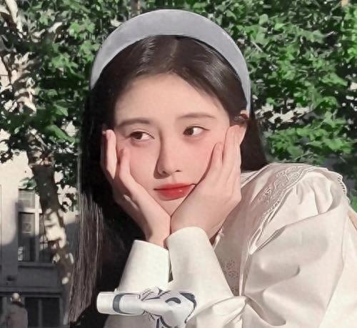 长得“歪瓜裂枣”,整得“美若天仙”,这4位女星全都靠脸逆天改命