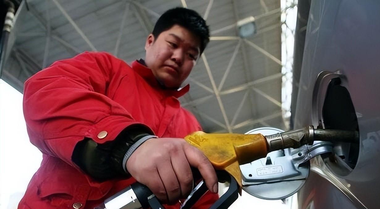 油价或将下调:成品油预测跌幅高达“235元吨”,各地今日油价