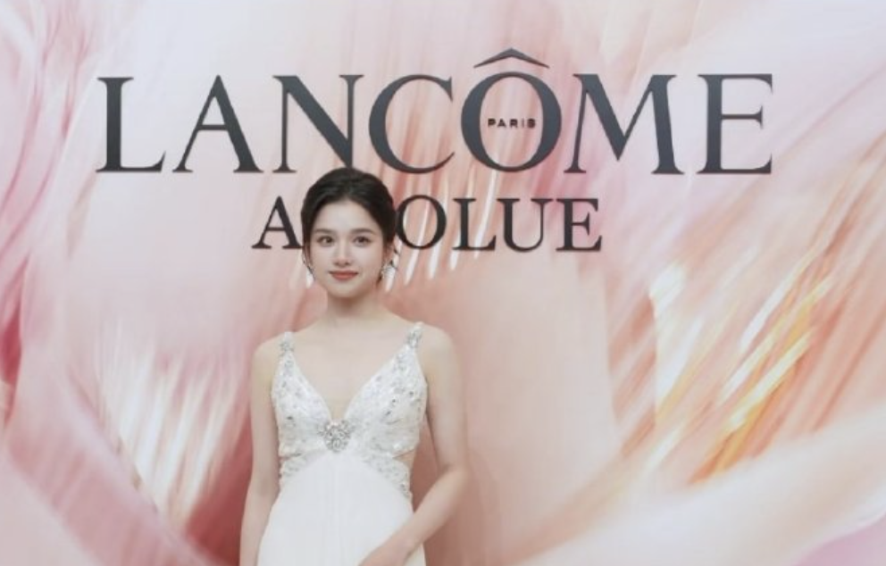 上海这一晚:倪妮冻坏了,赵今麦暴露「真实身高」,陈坤认不出了