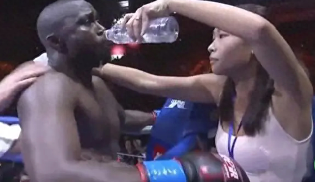 中国白富美嫁给黑人拳王,生俩混血娃被劈腿,小三是成人演员