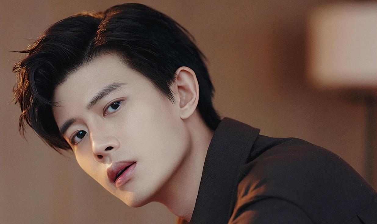 杨紫|娱乐圈8大普女普男出炉,杨紫、白鹿当选,看了未P图他们不冤枉