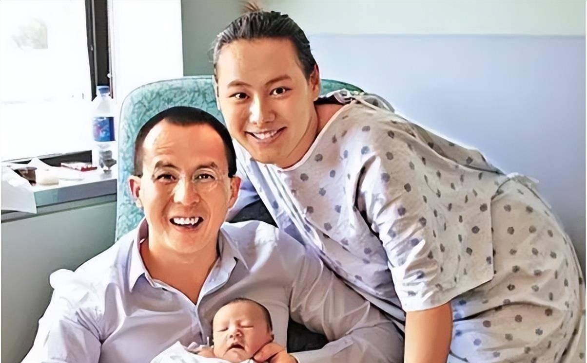 李嘉诚多惜命?50亿豪宅翻新,门口近照首度曝光,车库口用防爆门