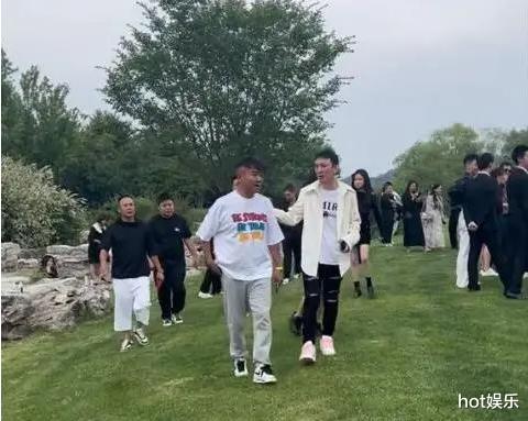 王思聪|王思聪戴930万名表被群嘲,造型幼稚值9块9,新女友长相神似杨幂