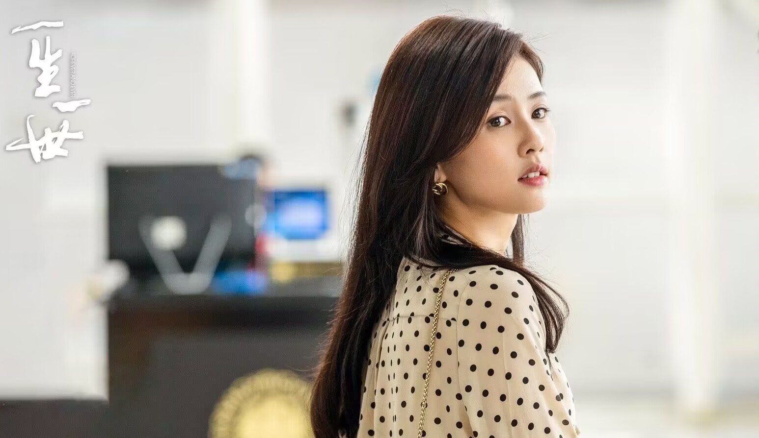 白鹿首部谍战剧启动，被爆与成毅、韩东君领衔，角色人设量身定做