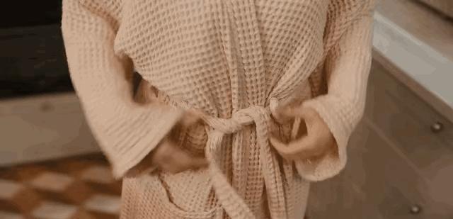 黄渤|梅婷在黄渤面前的一“脱”，撕开了多少中年夫妻的遮羞布