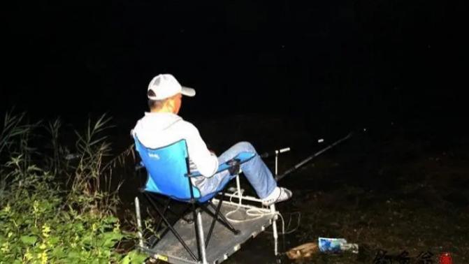 仲夏时节，不适合夜钓的6种天气，钓友们要谨慎出行！