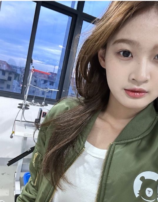 王思聪新女友身份被扒，坐私人飞机看薛之谦演唱会，两人疑已同居