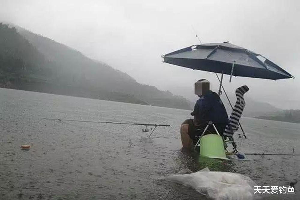 |夏季野钓，避开这3种天气，多高明的技术鱼也不咬钩