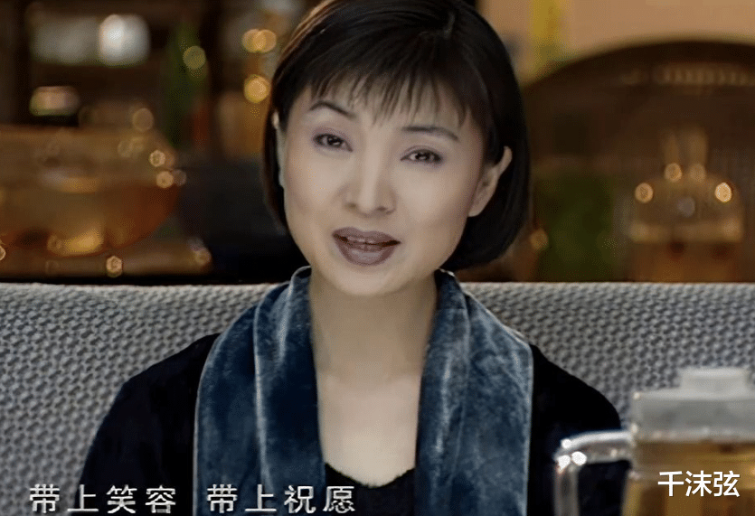 陈红|54岁陈红整容变脸！嘴张不开像假人好怪异，带鸽子蛋珠宝炫富