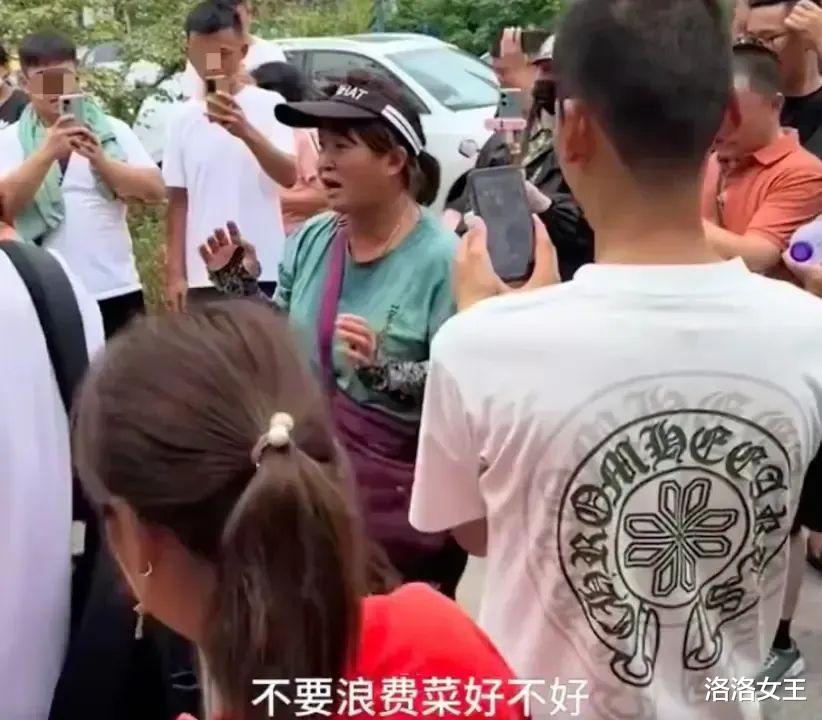 |“10元盒饭姐”大倒苦水:走红后亏了本,菜都被贪便宜的人搞走了