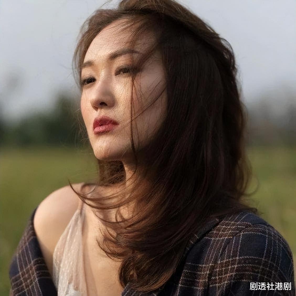 张宝儿|无惧犯禁!TVB小花怀孕近三个月仍未见肚,出席活动照穿四寸高跟鞋