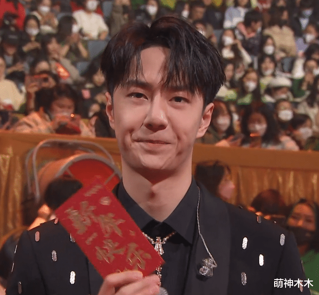腮红 小年夜春晚众星状态：沈梦辰变脸，王一博山根粗，众女星腮红抢镜
