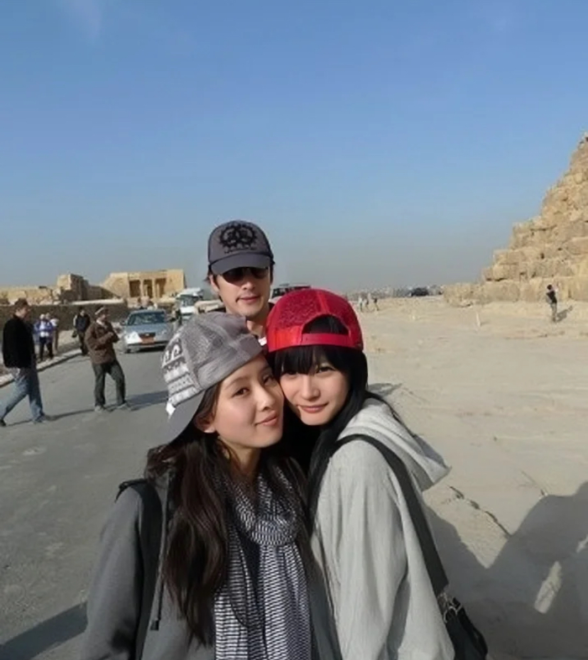 谢依霖曝“时代姐妹花”仍有联络，四人聊天群名曝光，夸杨幂面冷心善