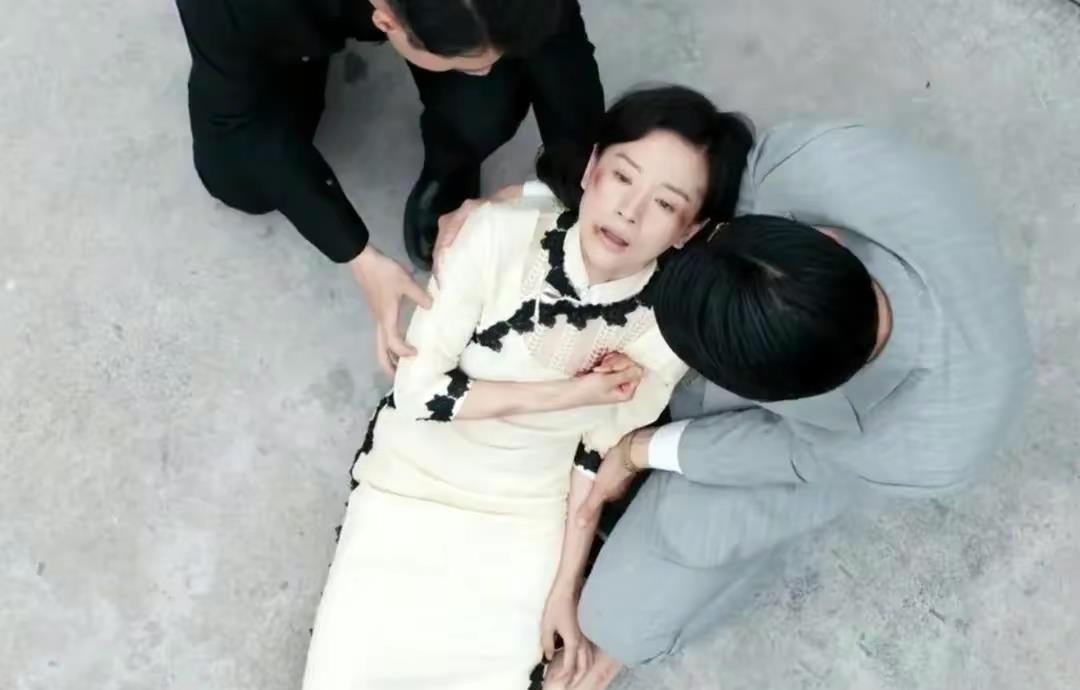 蒋欣|蒋欣瘦成纸片人,董洁像大头娃娃,娱圈病态审美要卷土重来了?