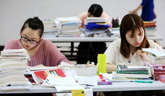 考研|又一“新型啃老”现原形？不少父母被蒙在鼓里，还炫耀子女有出息