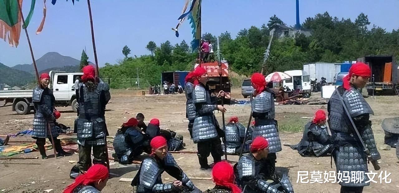 横店20万群演的惨状,女人的泛滥,懒汉的天堂,疯子的天堂