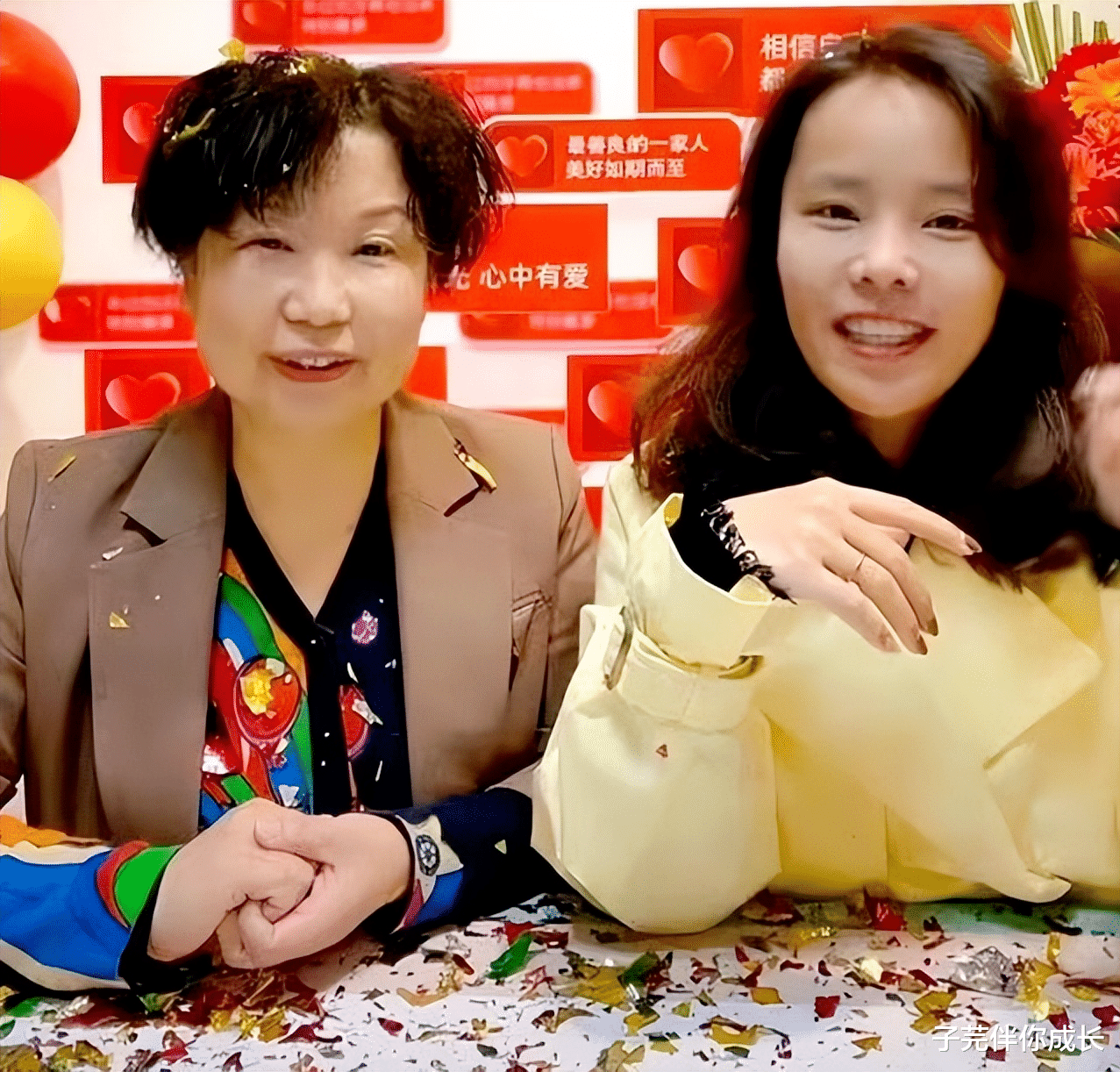 |许妈发文落泪,杜新枝笑谈二八:一路向北也是输,折腾没用