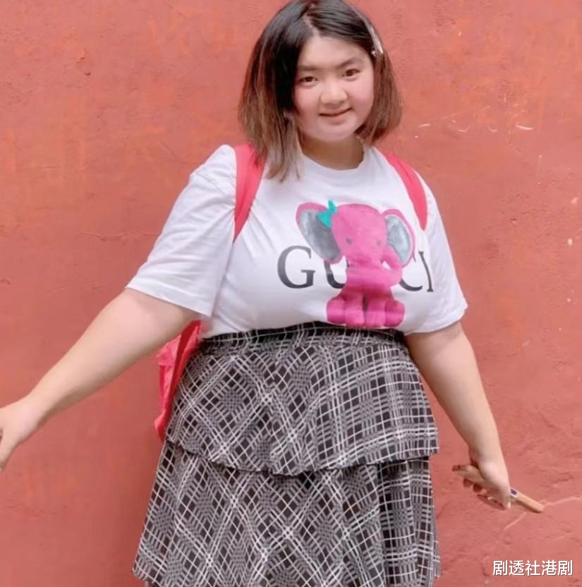 热衷当网红！知名港星爱女拍片分享生活，常因身材胖及外貌遭攻击