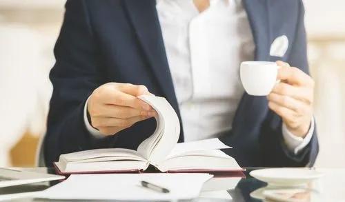 带货主播李佳琦成名后嫌贫爱富,揭露了当今职场3个扎心的潜规则