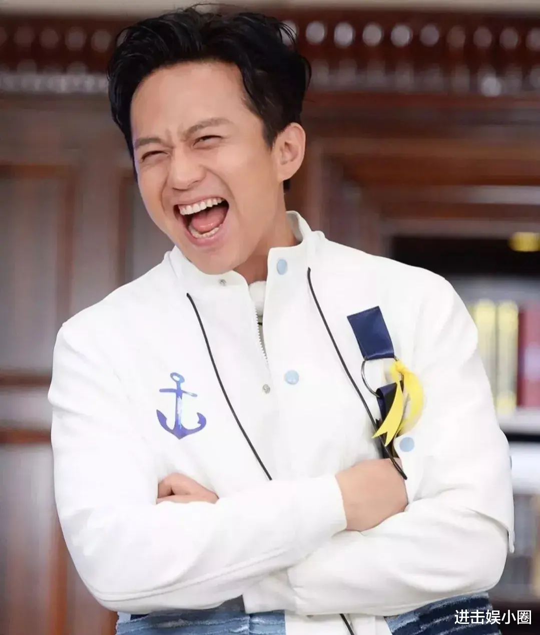 邓超时隔26天后首发文,头发苍白面色憔悴,抑郁症原因疑曝光