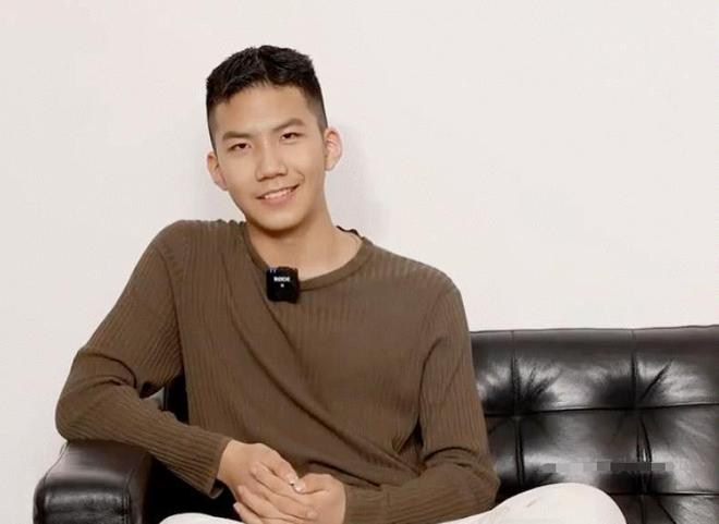 男方身高超180cm,两人曾亲吻多次 - 聚缘娱乐网