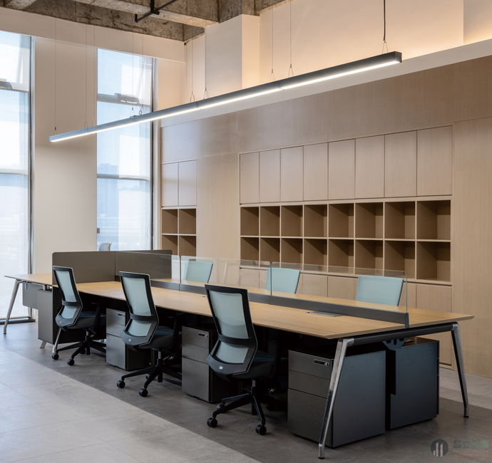 办公室|办公材料办公桌椅有什么选购技巧？