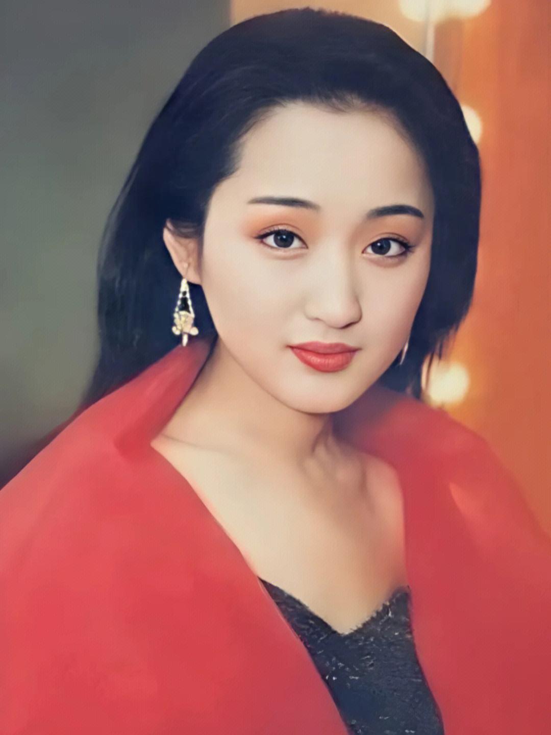 杨钰莹|被赖昌星毁了的两位女明星:一位是优秀演员,一个是“甜歌皇后”