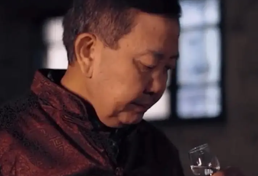 |总是在互联网上看到的酱香酒，到底啥来头，我尝一尝，告诉你