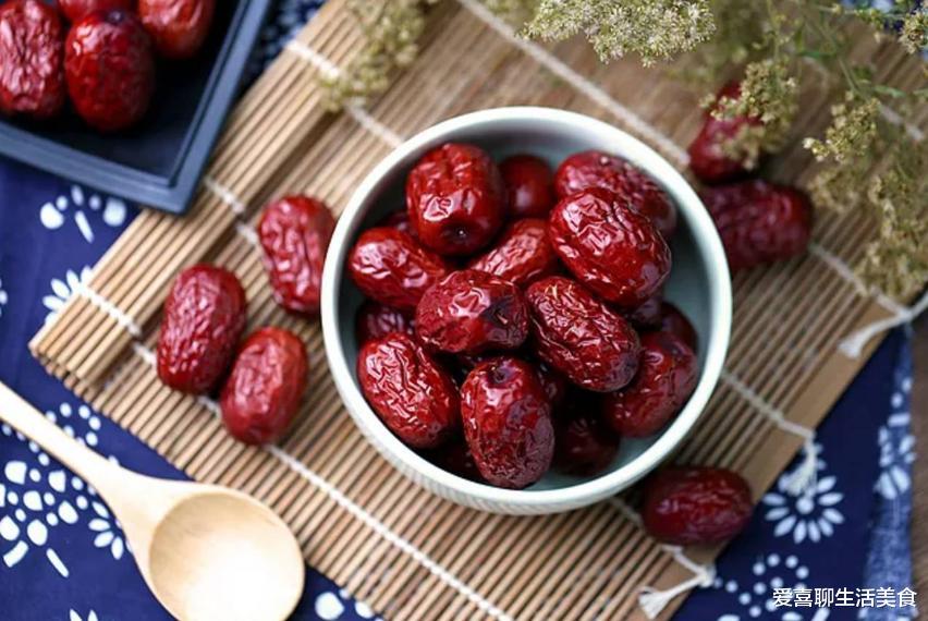 初冬,红豆大量上市,能做什么吃?5种做法好吃又好做!