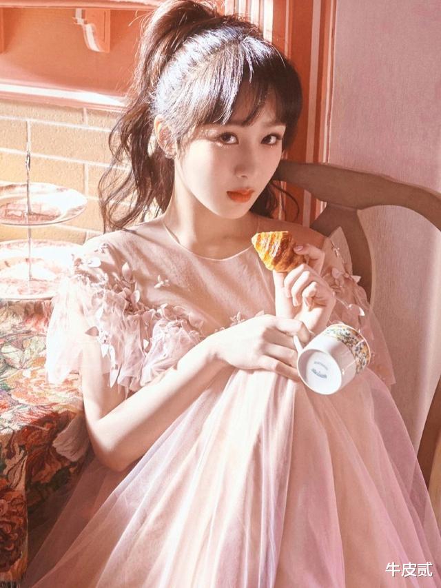 整容|有种倔强叫“我没整容”！明明从大饼脸变成V脸，真当观众瞎吗？