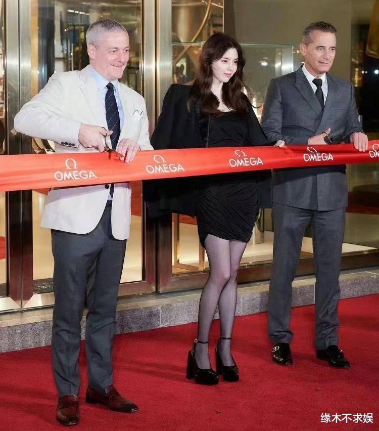 韩素希风波升级!素颜脸上斑点多,机场哭泣情绪失落,被质疑磕了