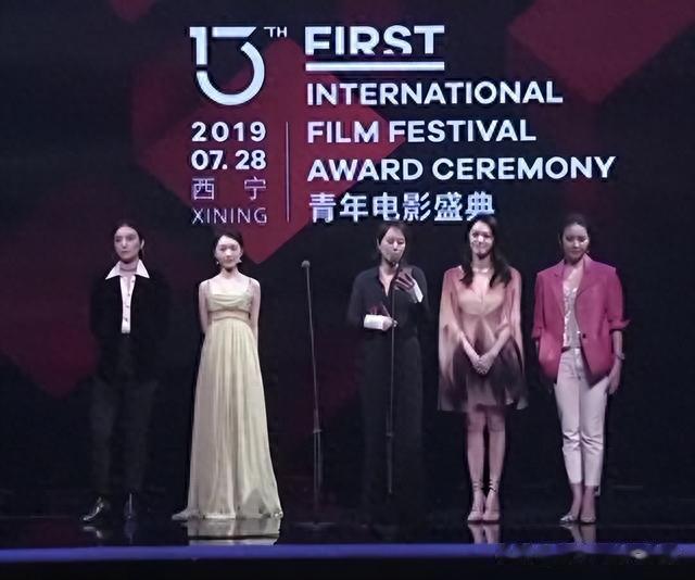 海清一句话，扯下宋佳“插足成瘾”的遮羞布，演技再好也救不了她