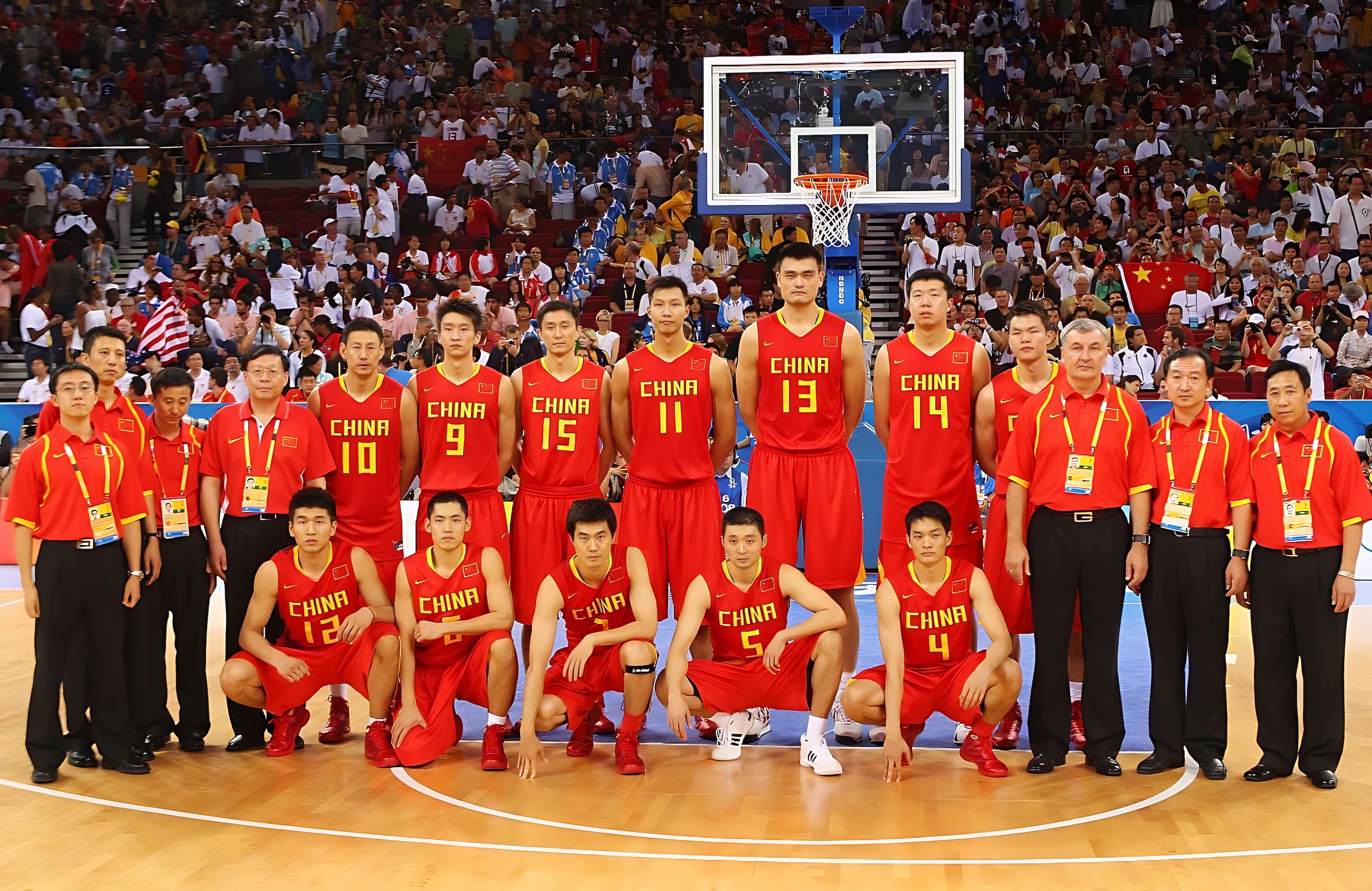 易建联宣布退役12小时后,辽宁球迷好"酸",广东女球迷晒照 - 体育资讯