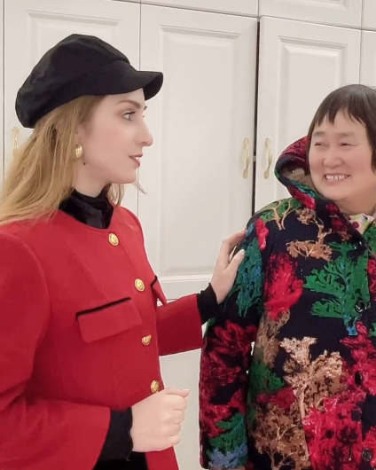 湖北小伙被外国美女模特倒追，生下两个混血女儿，大女儿超像杨幂