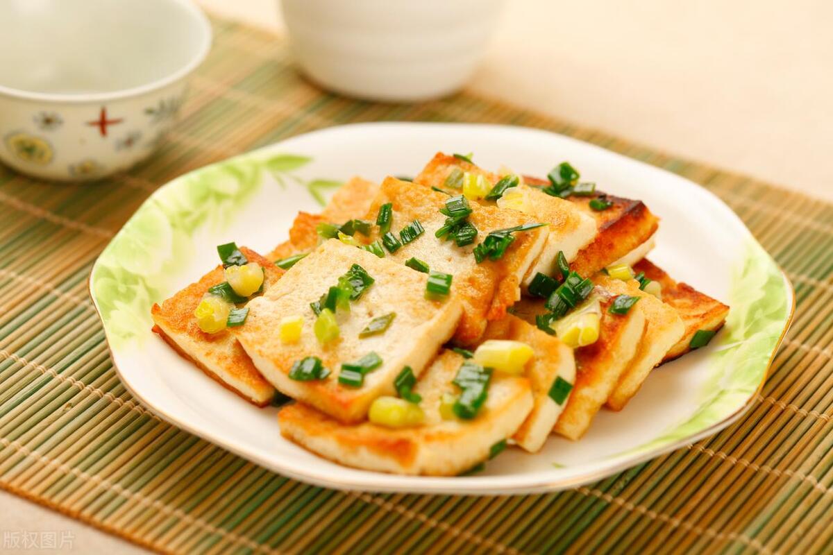豆腐|豆腐这样做,口感更丰富,解馋过瘾,上桌就被抢光