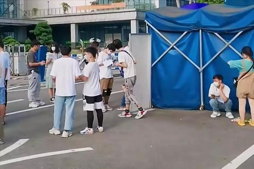 招聘|江苏某工厂招人,37岁以上员工提前离职:职场危机感