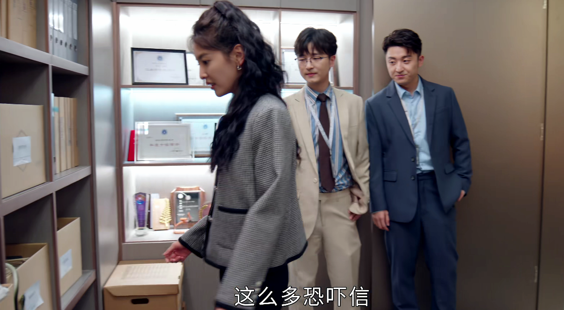 才播1天，拿下热度第一，这是1月份第一部让我熬夜追平的黑马剧