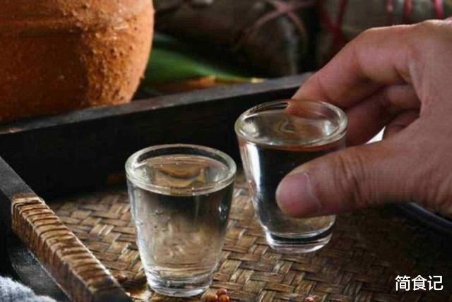 |适合夏天小酌的4款好酒，冰镇后口感更佳，清甜爽快，你喝过吗？