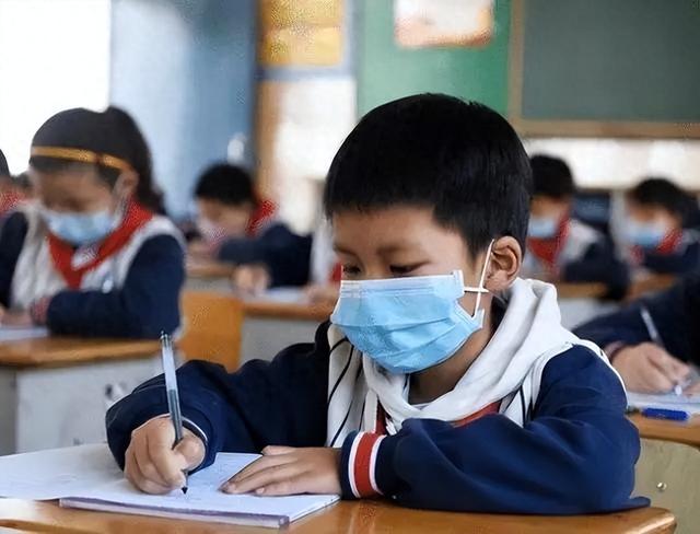 男老师在中小学逐渐消失，多数女老师主动离婚，原因让人心酸不已