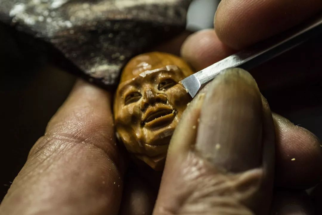 橄榄核，变紫了！能值多少钱？