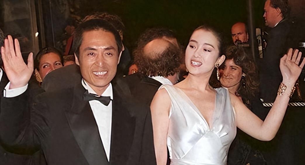 狐狸尾巴终究藏不住, 他妻妾成群, 私生子竟和大腕巩俐越长越像了？