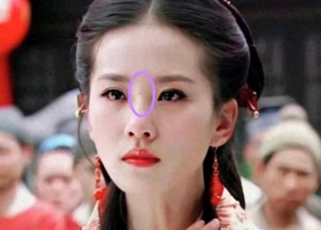 脸上有痣也好看的女演员，只服这10位，位置恰到好处，还很有特色