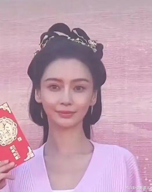 生图|满脸痘、皱纹多，明星离开了美颜，生图还不如普通人