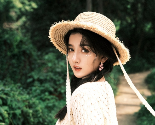 宋祖儿没事了?《折腰》有望空降,网友:终于等到了...