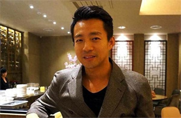 张兰再爆猛料！光头卷钱跑路，大S走投无路带俩孩子求汪小菲复合