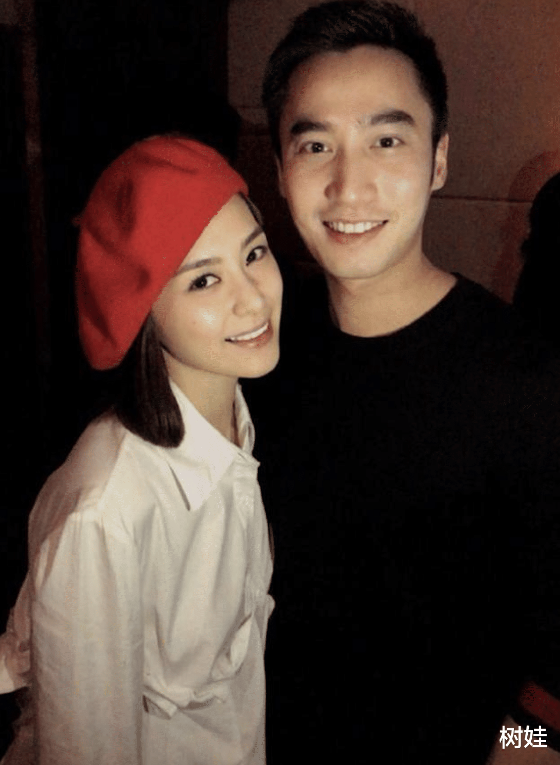 钟欣潼34岁前夫自曝头发少,公开植发治疗照,靠发型帽子遮挡秃头