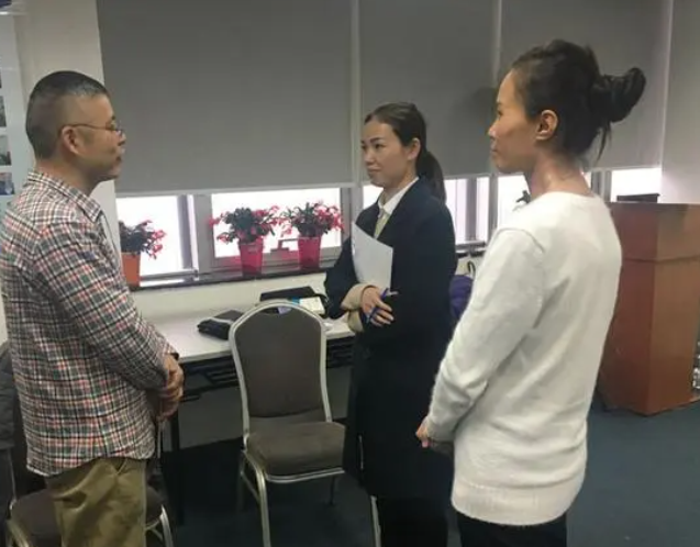 |领导让员工提建议,傻瓜毕业生才实话实说,老油条:这就是在挖坑