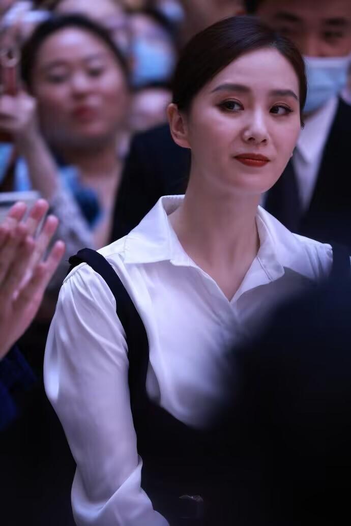 离开美颜后的刘诗诗,状态过于真实,和想象中差距太大