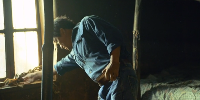 《八角笼中》女人的\衣衫不整\,打了多少国产剧\假穷人\的脸