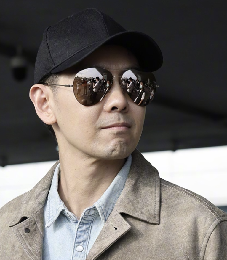 林志颖抵达长沙录《披荆斩棘》,车祸后下巴凹凸不平被指像俞灏明